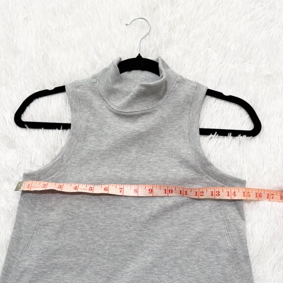 Women Lululemon Gone for the Week Dress in Heathered Core Light Grey Size Small - Picture 6 of 9